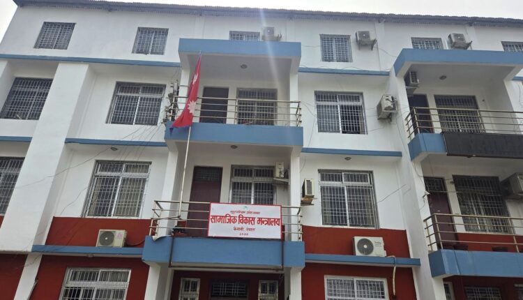 सुदूरपश्चिम सरकार एकपछि अर्को विवादमा, सरकारी नजिकै प्राइभेट अस्पताल चलाउन मिल्ने कानुन बनाउदै